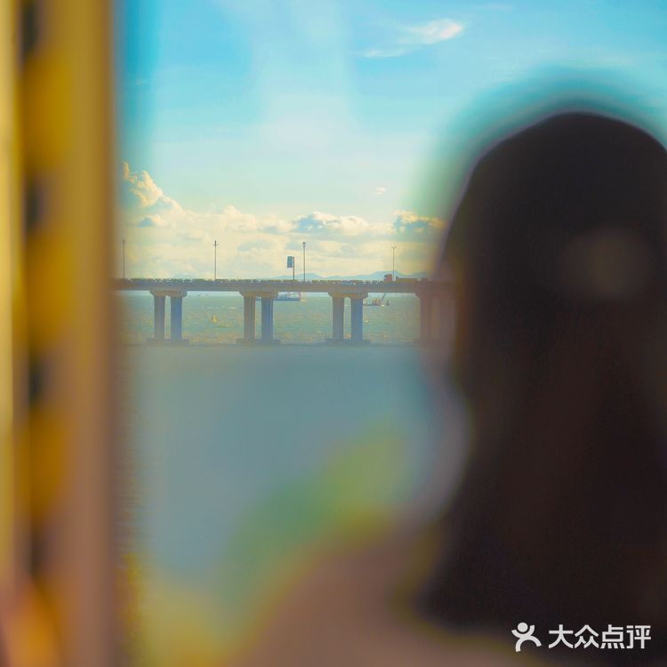 穿深圳校服坐最美地铁线🌊是喜出望外的大海