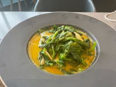 豌豆黄浸豌豆尖-半山腰·云南菜(侨福芳草地店)