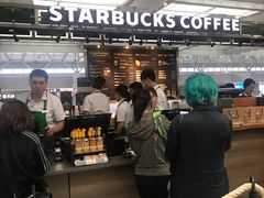 -星巴克(上海虹桥站2A检票口)