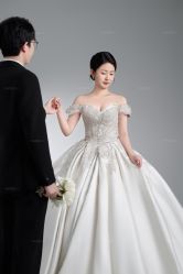 -雪中彩影婚纱摄影·微光艺术中心