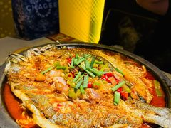 -鸣记脆皮烤鱼(三八广场店)