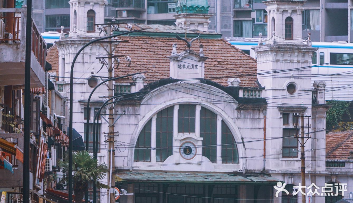 已经成为历史的京汉火车站旧址,背后刚好就是武汉地铁1号线