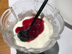 希腊草莓酸奶-HELLO MUSAE 拾光缪斯餐厅·纯正希腊风味(苏州中心店)