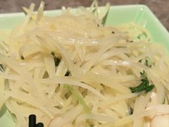 香菜梗炝土豆丝-绿茶餐厅(崇文门新世界店)