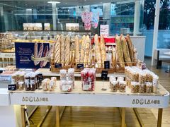 面包甜点陈列柜-小嘟来烘焙店
