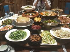 -老滇山寨•云南特色菜•地方菜•民族风情歌舞表演(金碧店)