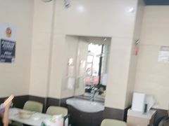 -李先生牛肉面大王(北京站售票厅餐厅)
