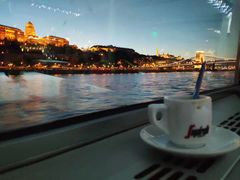 -多瑙河畔鞋履雕塑