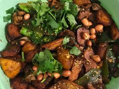 -愉肴麻辣香锅(中山路店)