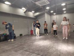 点击看大图 -CASTER跳舞俱乐部