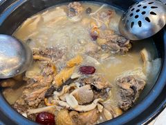 -蘑统田下·野生菌火锅