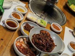 -草家酱蟹炭火烤肉店(珲春南路一店)