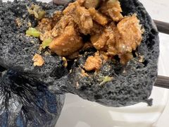 黑猪肉黑金包-李与白包子铺(桐梓林店)