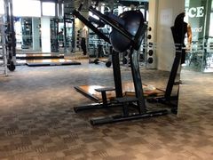 器械区-康斐斯健身