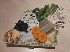 蔬菜拼盘-鱼酷活鱼烤鱼(恒隆广场店)