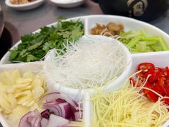 -官塘陈记鱼生·潮汕砂锅粥·牛肉火锅(潮枫路总店)