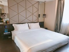 -桔子酒店(上海西藏北路地铁站店)