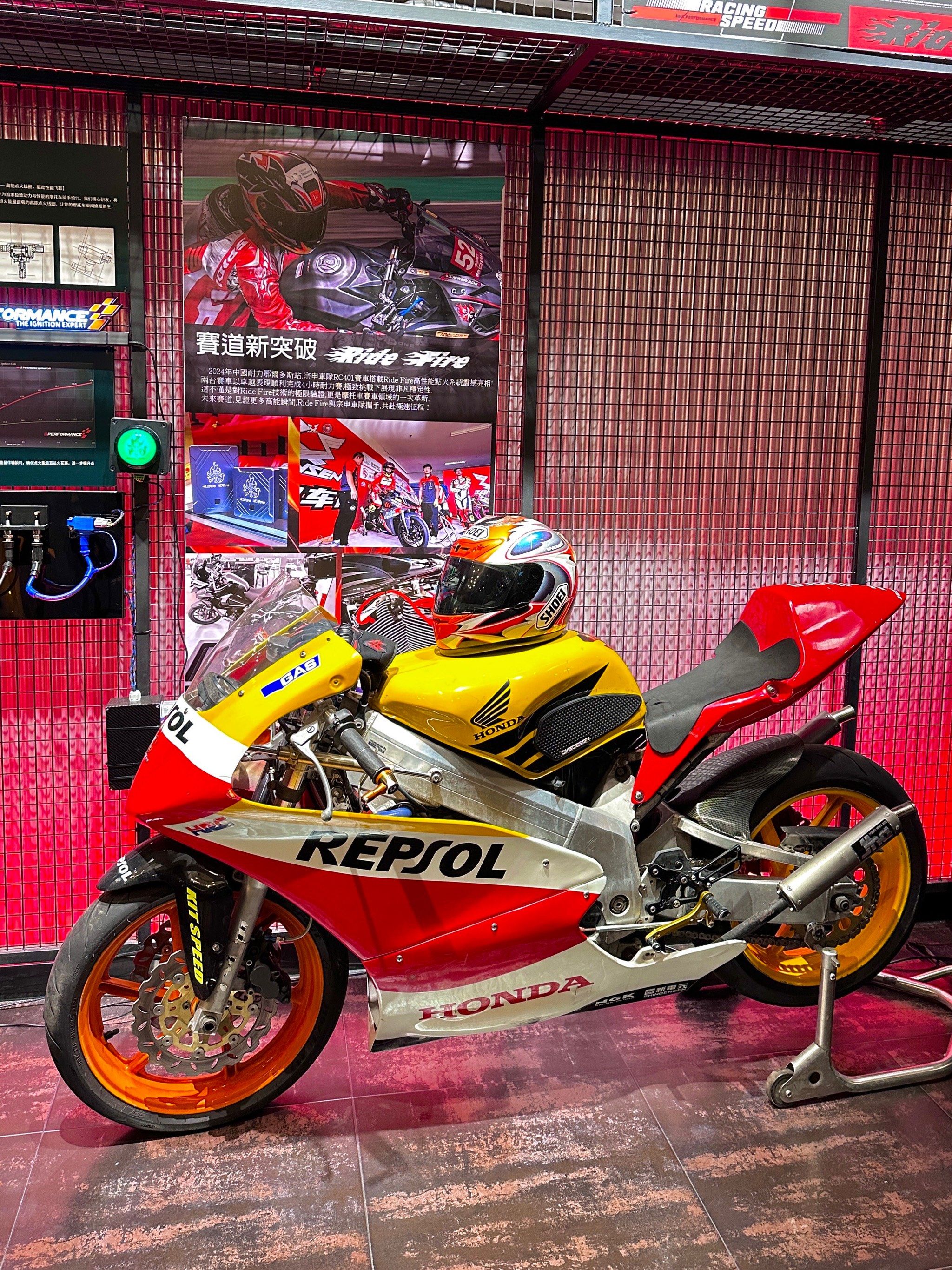 卧卧卧!广州的机车主题咖啡厅太酷啦