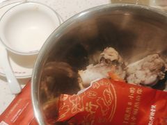 -三人行骨头王火锅(长寿店)