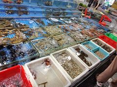 -霞涌市场海鲜摆卖区