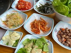 -唯成•韩国炭火烤肉 유성고기