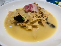 咸肉煨竹笋干-麟1929(外滩店)