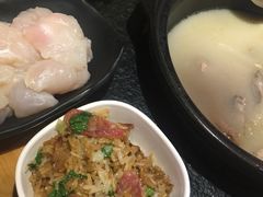 -洪氏嗨捞·广东猪肚鸡·椰子鸡火锅(西咸万象城店)