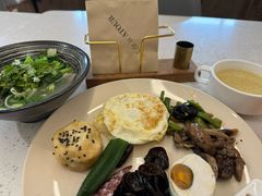 -上海虹桥中心爱琴海亚朵S酒店