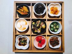 九宫格玲珑前菜-新仙清汤牛腩(铜锣湾店)