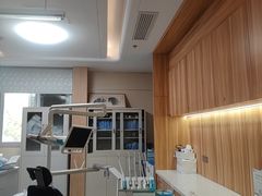 -上海仁爱医院口腔科 · 种植
