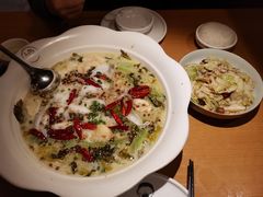 -江渔儿酸菜鱼专门店(明珠广场店)