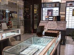 -回瑞眼镜·蔡司·依视路官方授权店(广益路万达店)