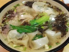 上海荠菜肉馄饨-玖鲜小笼(中山广场店)