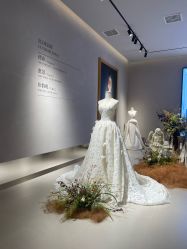 -乐派诗婚纱摄影