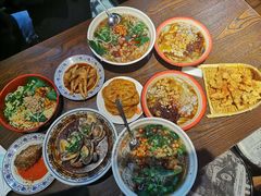 -爆炸头阿姨小四川正宗川味小吃(无任何分店)