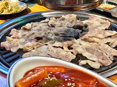 精品牛五花-唯成•韩国炭火烤肉 유성고기