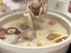 -三人行骨头王火锅(长寿店)