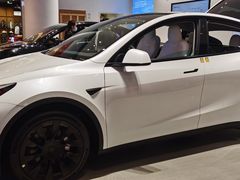 -TESLA 特斯拉(广州天环广场体验店)