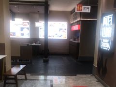 -阿瓦山寨·湘菜现炒·剁椒鱼头王(咸阳总店)
