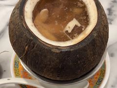 原只椰子炖老鸽-益寿炖品店