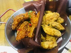 炸鸡翅一半一半-富乐满韩国正宗炸鸡韩国料理(虹泉路店)