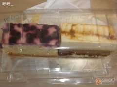 蓝莓芝士蛋糕＆香草摩卡榛子蛋糕-榖屋house of flour(张江首店)