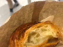 焦糖牛角包-PAPER STONE BAKERY(天环店)