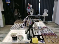 -三目眼镜·蔡司视觉合作店(青浦宝龙店)