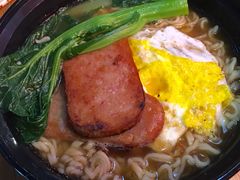 餐蛋出前一丁-香港鸿记冰室