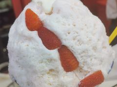 草莓雪顶牛奶刨冰-陆依萍重庆火锅商行(龙湖时代天街店)