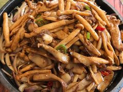 -赶海部落海鲜城(海阳路店)