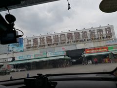 -上海龙吴水胜海发市场