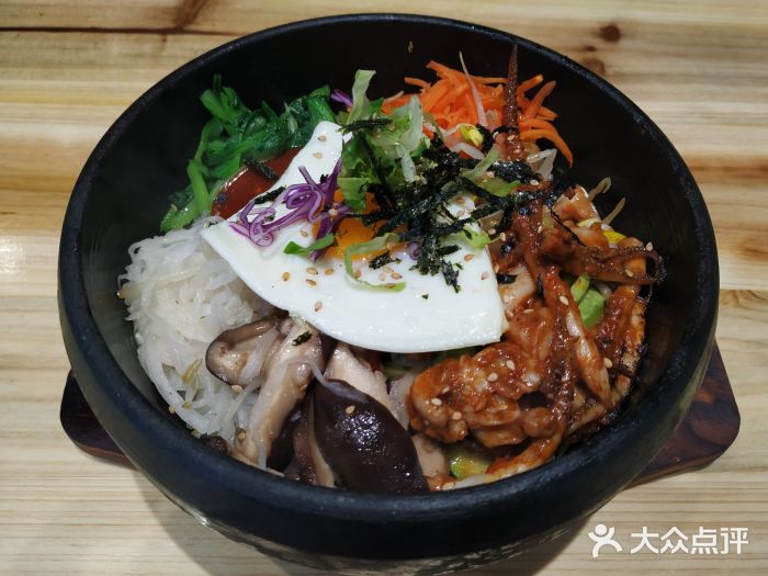 小尚轩韩国料理(江宁河海大学店)鱿鱼石锅拌饭图片