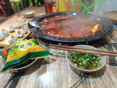 -渝嘴小老弟老火锅(华新村店)